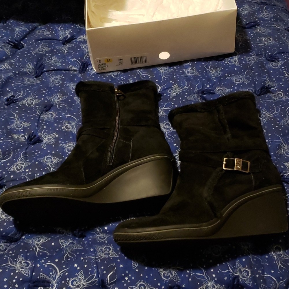 Anne Klein Query black boots
